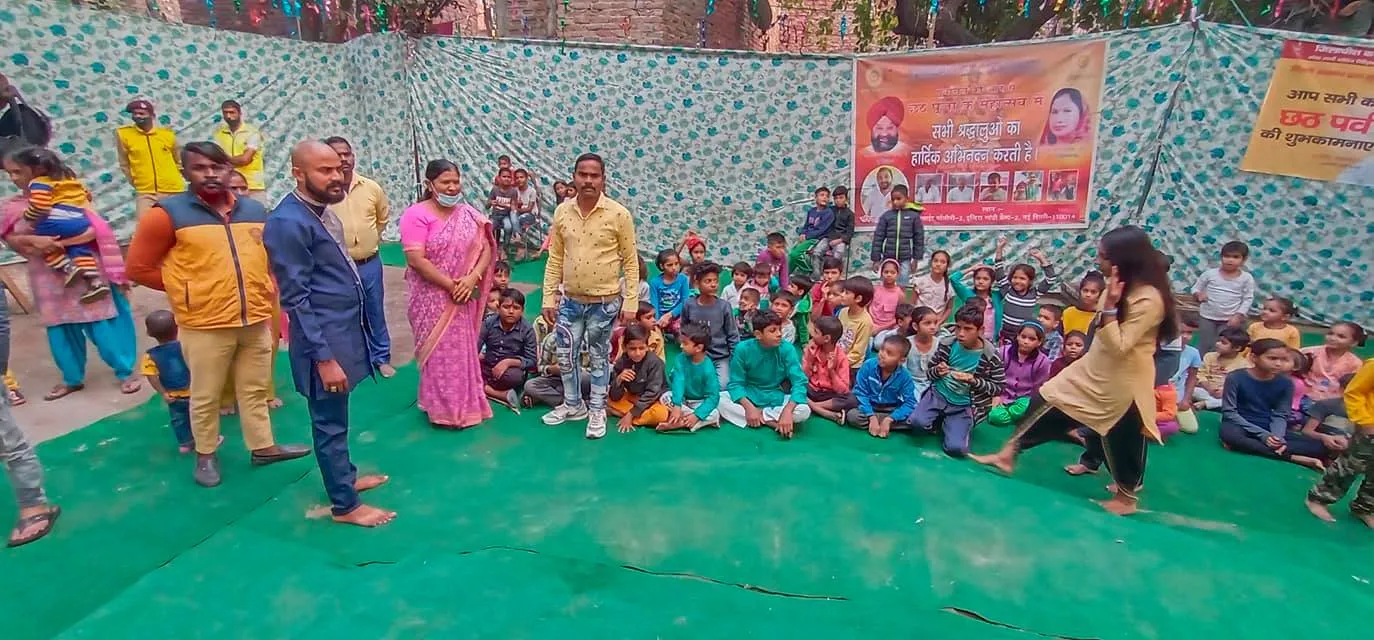 वार्ड के घाटों पर छठ पर्व की धूमधाम से पूजा — तस्वीर 4 में से 24