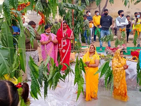 वार्ड के घाटों पर छठ पर्व की धूमधाम से पूजा — 5