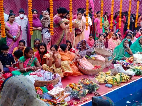 वार्ड के घाटों पर छठ पर्व की धूमधाम से पूजा — 11