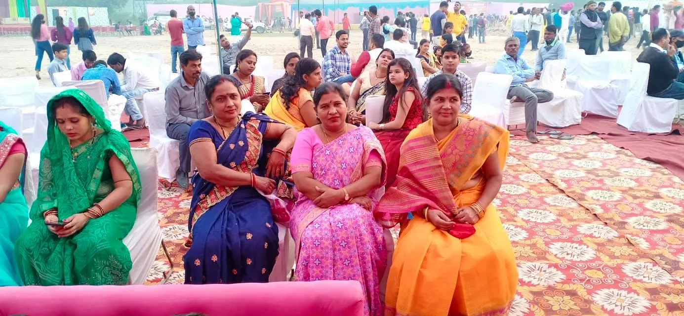 वार्ड के घाटों पर छठ पर्व की धूमधाम से पूजा — तस्वीर 16 में से 24