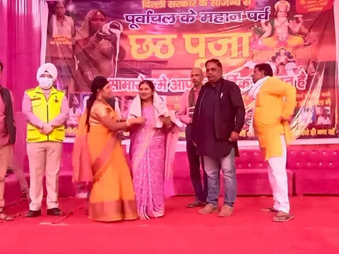 वार्ड के घाटों पर छठ पर्व की धूमधाम से पूजा — 17