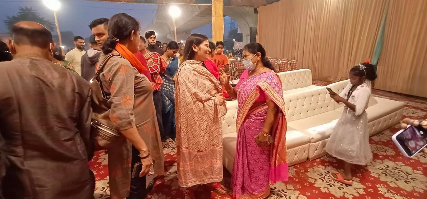 वार्ड के घाटों पर छठ पर्व की धूमधाम से पूजा — तस्वीर 19 में से 24