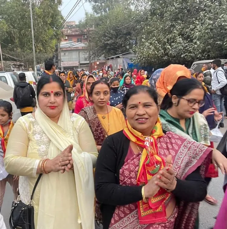 अंगूरी मंदिर, किलोकरी से कार्तिक नाहन शोभा यात्रा — तस्वीर 1 में से 30