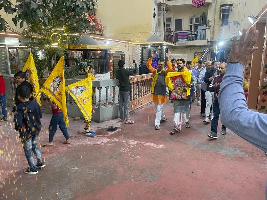 अंगूरी मंदिर, किलोकरी से कार्तिक नाहन शोभा यात्रा — तस्वीर 2 में से 30