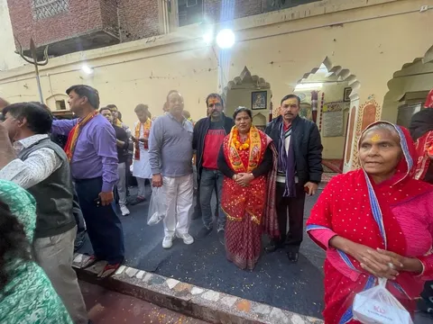 अंगूरी मंदिर, किलोकरी से कार्तिक नाहन शोभा यात्रा — 5