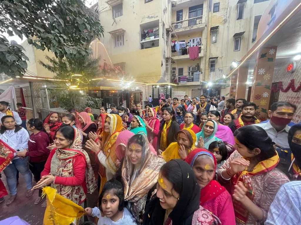 अंगूरी मंदिर, किलोकरी से कार्तिक नाहन शोभा यात्रा — तस्वीर 12 में से 30