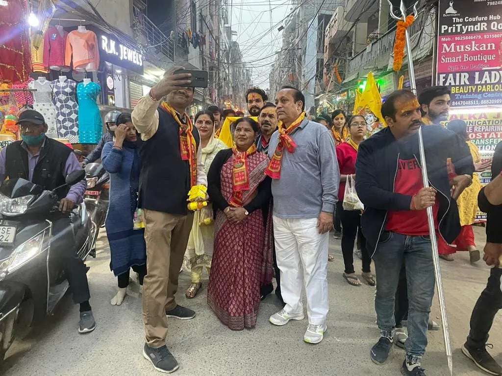 अंगूरी मंदिर, किलोकरी से कार्तिक नाहन शोभा यात्रा — तस्वीर 30 में से 30