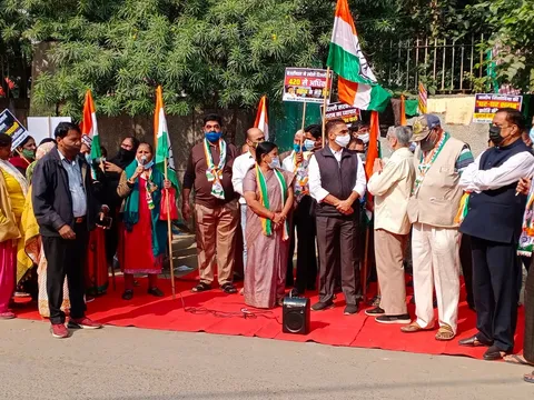 अवैध शराब ठेकों को लेकर विरोध प्रदर्शन — 6