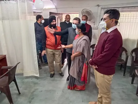 सिद्धार्थ एक्सटेंशन पॉकेट B में स्वास्थ्य जांच शिविर — 4