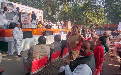 महंगाई के खिलाफ जंतर मंतर पर प्रदर्शन