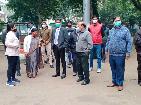 सिद्धार्थ एक्सटेंशन पॉकेट C के विभिन्न पार्कों का निरीक्षण — 4