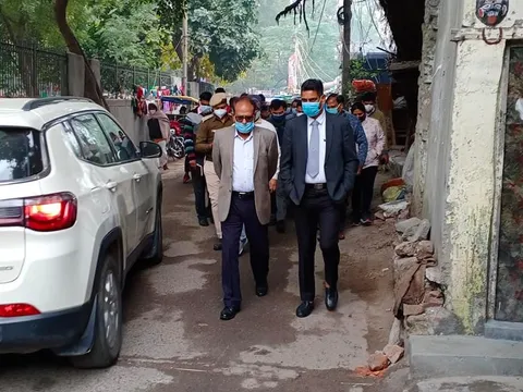 सिद्धार्थ एक्सटेंशन पॉकेट C के विभिन्न पार्कों का निरीक्षण — 18