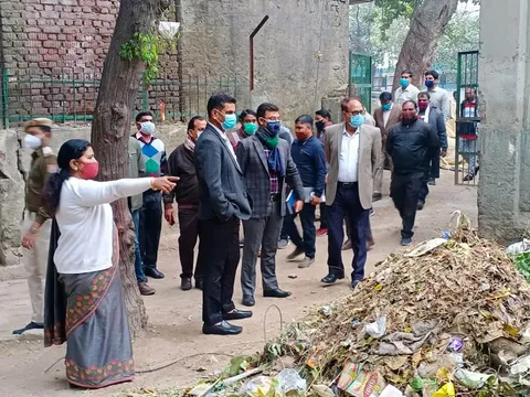 सिद्धार्थ एक्सटेंशन पॉकेट C के विभिन्न पार्कों का निरीक्षण — 23