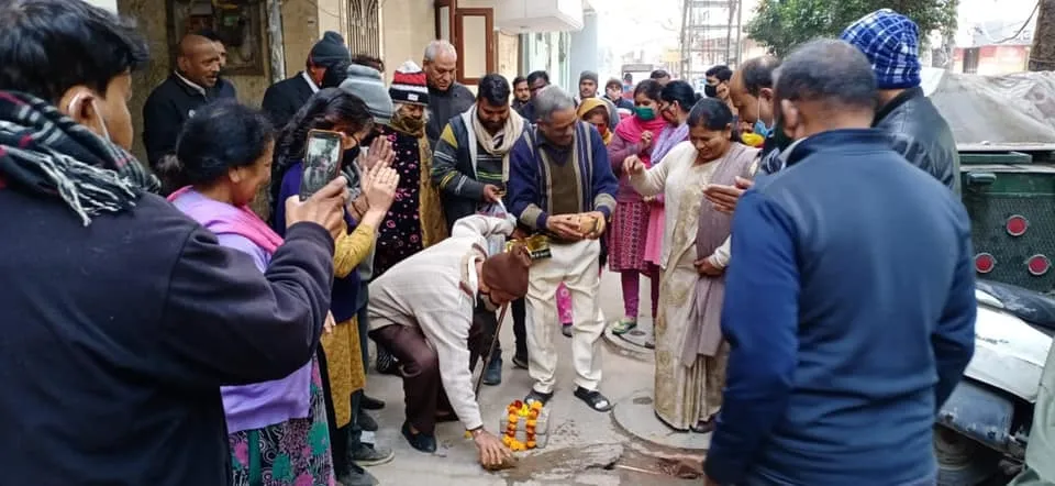 सनलाइट कॉलोनी नं 2 में गलियों के नवनिर्माण कार्य का उद्घाटन — तस्वीर 4 में से 14