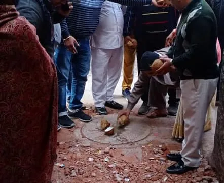 सराय काले खां रेलवे लाइन के पास गली के नवनिर्माण कार्य का उद्घाटन — 2