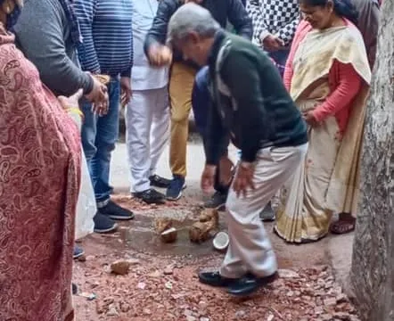 सराय काले खां रेलवे लाइन के पास गली के नवनिर्माण कार्य का उद्घाटन — 4