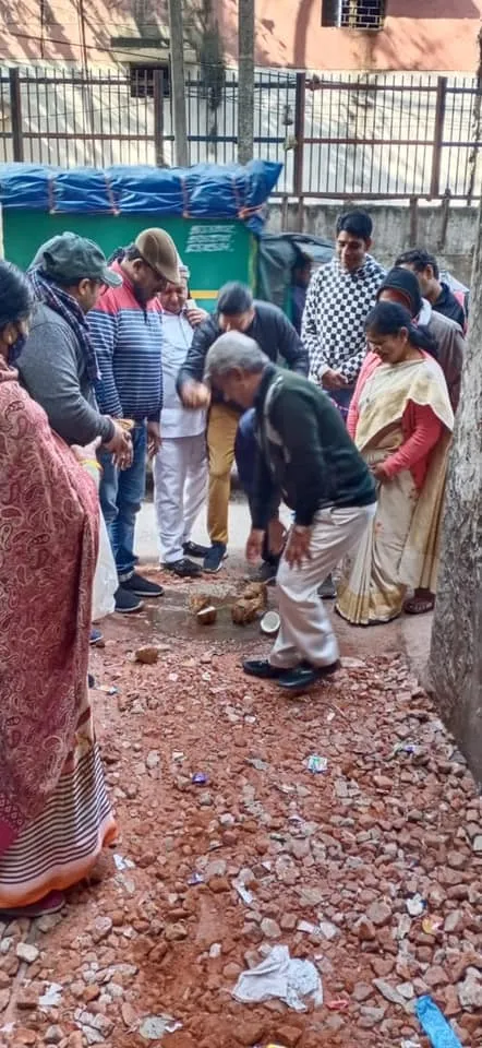 सराय काले खां रेलवे लाइन के पास गली के नवनिर्माण कार्य का उद्घाटन — तस्वीर 4 में से 14