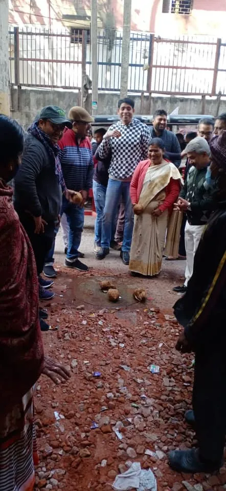 सराय काले खां रेलवे लाइन के पास गली के नवनिर्माण कार्य का उद्घाटन — तस्वीर 11 में से 14