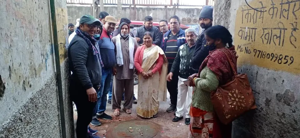 सराय काले खां रेलवे लाइन के पास गली के नवनिर्माण कार्य का उद्घाटन — तस्वीर 12 में से 14