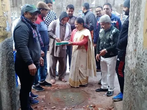 सराय काले खां रेलवे लाइन के पास गली के नवनिर्माण कार्य का उद्घाटन — 14