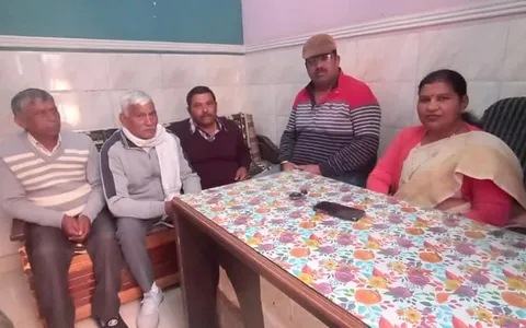 सराय काले खां में श्री रविन्द्र पप्पू के साथ जनसंपर्क दौरा