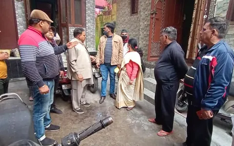 सराय काले खां में श्री रविन्द्र पप्पू के साथ जनसंपर्क दौरा