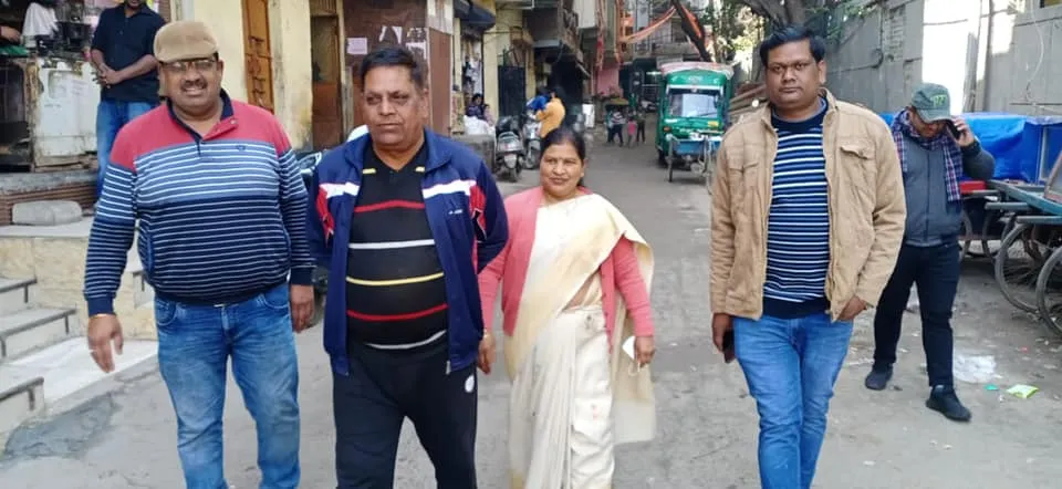 सराय काले खां में श्री रविन्द्र पप्पू के साथ जनसंपर्क दौरा — तस्वीर 7 में से 9