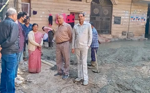 किलोकरी में पंजाबी चौपाल के पास गलियों के नवनिर्माण कार्य का शुभारंभ