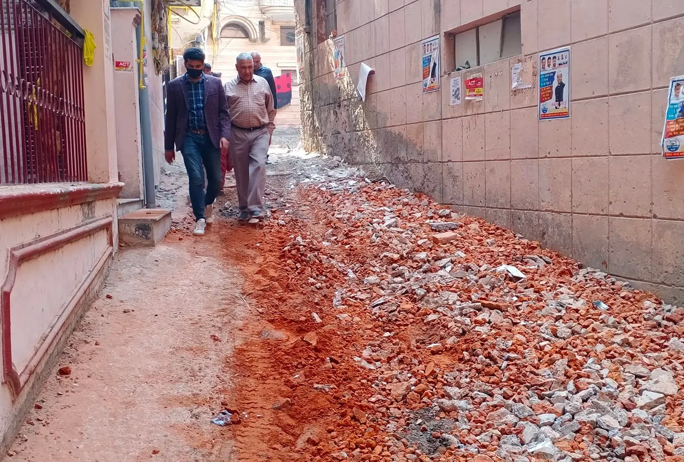 किलोकरी में पंजाबी चौपाल के पास गलियों के नवनिर्माण कार्य का शुभारंभ — तस्वीर 9 में से 11