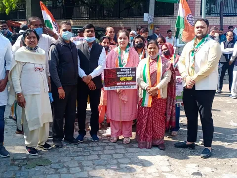 मुख्यमंत्री निवास पर शराब नीति के विरोध में प्रदर्शन — 6