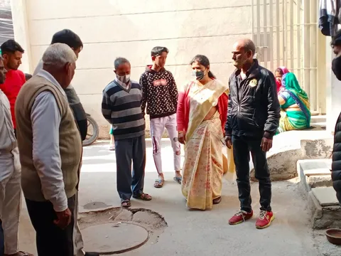 आश्रम कोली कैंप और सनलाईट II में जनसंपर्क दौरा — 2