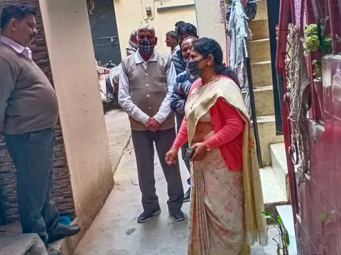 आश्रम कोली कैंप और सनलाईट II में जनसंपर्क दौरा — 7