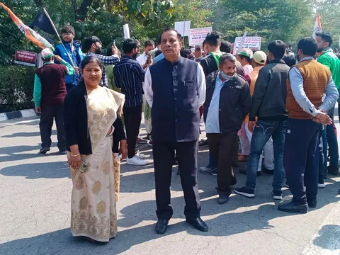 मुख्यमंत्री निवास पर भ्रष्टाचार के विरोध में प्रदर्शन
