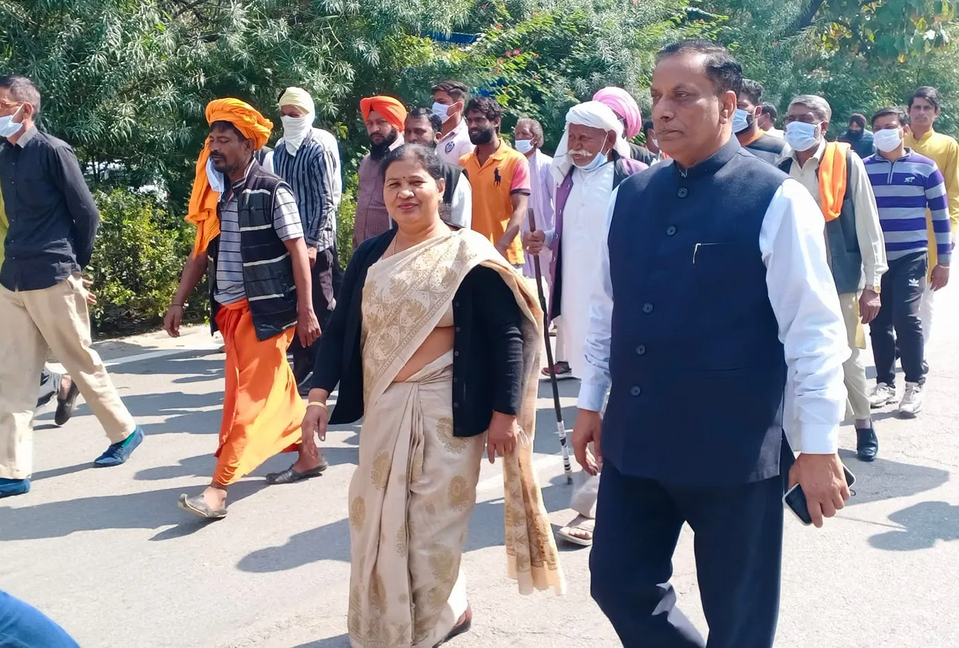 मुख्यमंत्री निवास पर भ्रष्टाचार के विरोध में प्रदर्शन — तस्वीर 5 में से 10