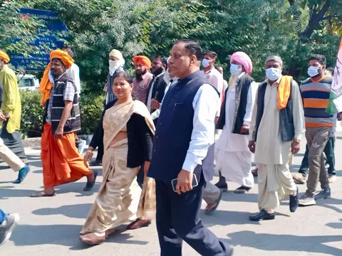 मुख्यमंत्री निवास पर भ्रष्टाचार के विरोध में प्रदर्शन — 6