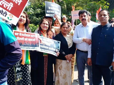मुख्यमंत्री निवास पर भ्रष्टाचार के विरोध में प्रदर्शन — 9