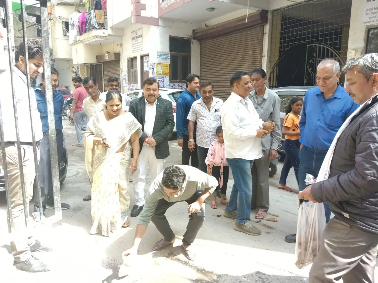 सराय काले खां व किलोकरी गांव में नई सड़क का उद्घाटन — तस्वीर 9 में से 16