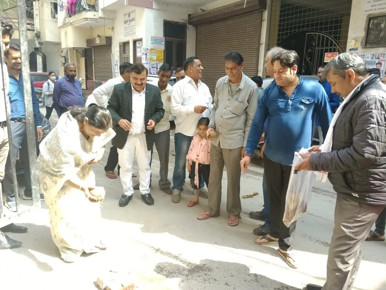 सराय काले खां व किलोकरी गांव में नई सड़क का उद्घाटन — तस्वीर 12 में से 16