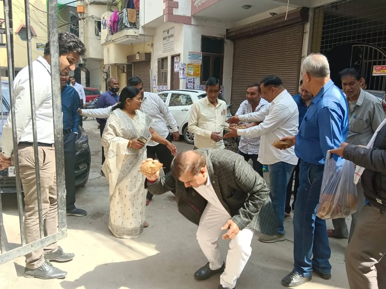 सराय काले खां व किलोकरी गांव में नई सड़क का उद्घाटन — तस्वीर 15 में से 16