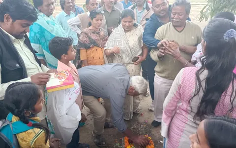अंबेडकर पार्क में नई स्ट्रीट लाइट का उद्घाटन