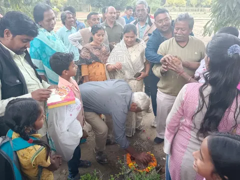 अंबेडकर पार्क में नई स्ट्रीट लाइट का उद्घाटन — 2