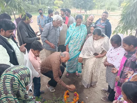 अंबेडकर पार्क में नई स्ट्रीट लाइट का उद्घाटन — 9