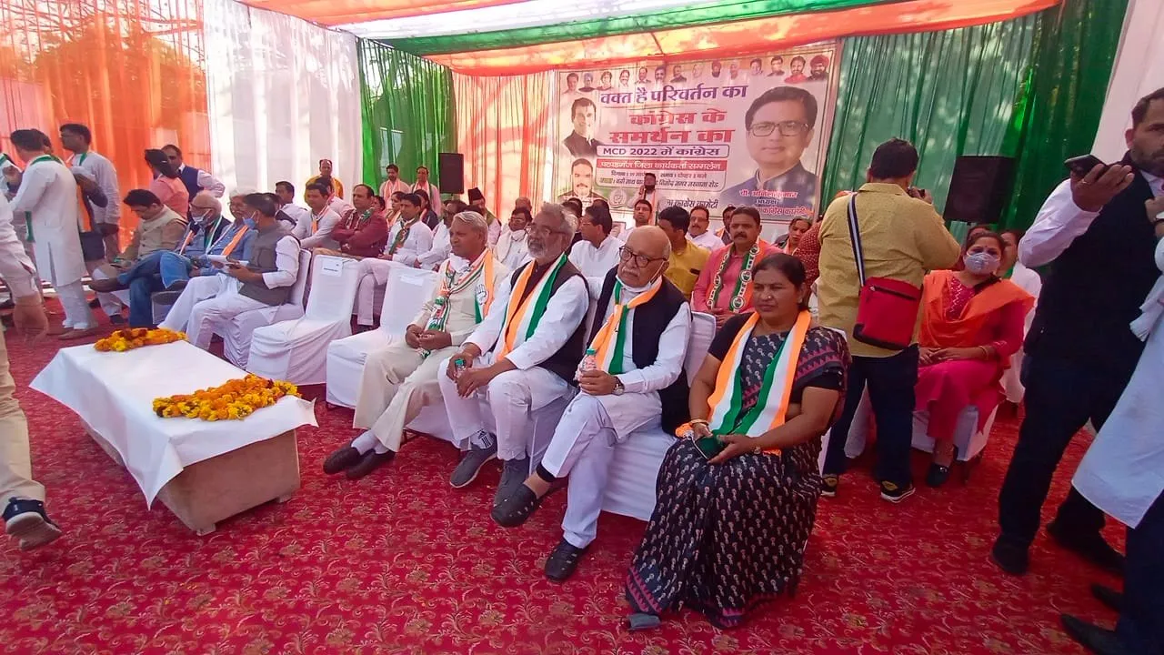पटपड़गंज जिला कार्यकर्ता सम्मेलन एवं सदस्यता एनरोलर्स सम्मान समारोह — तस्वीर 11 में से 13