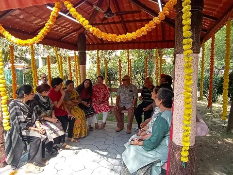 ट्राएंगल पार्क, सिद्धार्थ एंक्लेव में सीनियर सिटीजन हट का उद्घाटन — 2