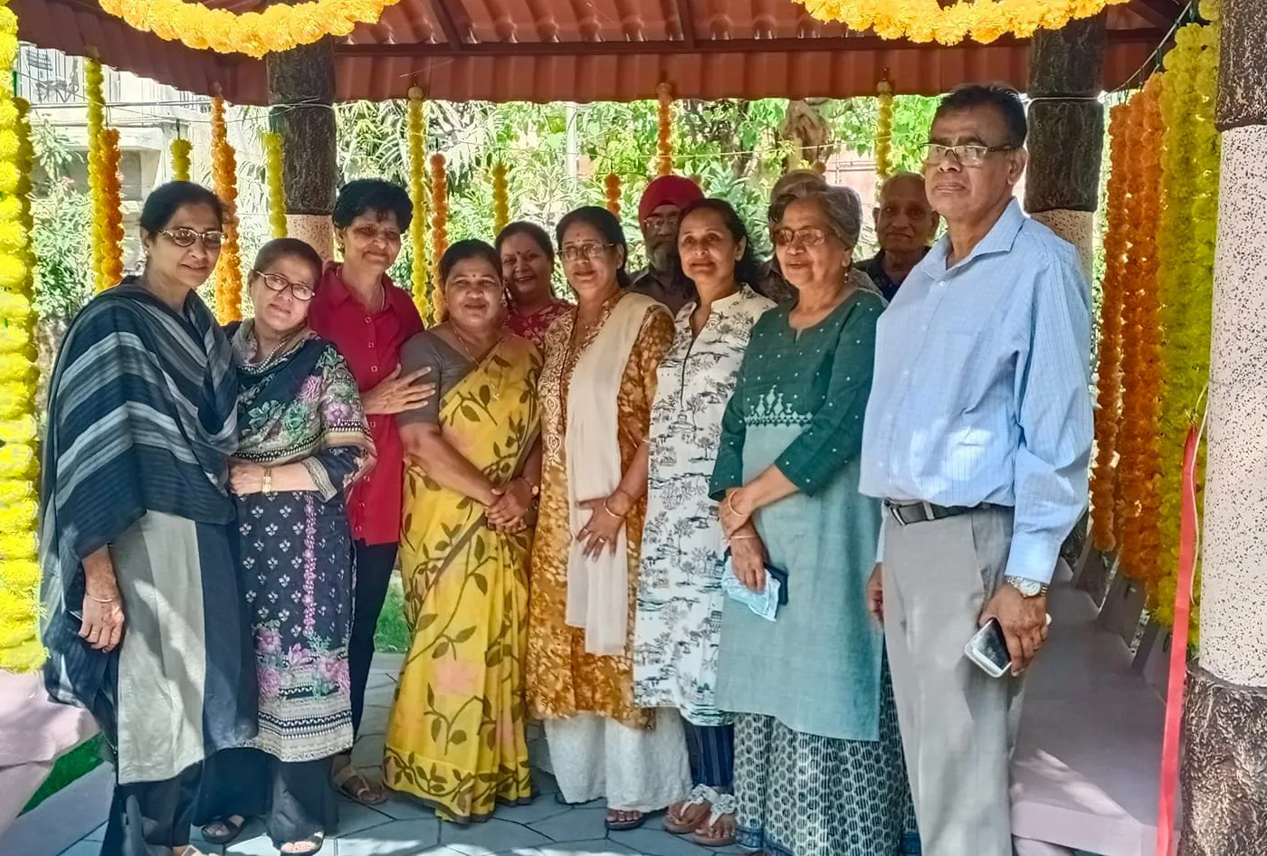 ट्राएंगल पार्क, सिद्धार्थ एंक्लेव में सीनियर सिटीजन हट का उद्घाटन — तस्वीर 6 में से 9