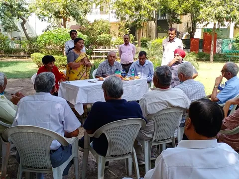 ट्राएंगल पार्क, सिद्धार्थ एंक्लेव में सीनियर सिटीजन हट का उद्घाटन — 7