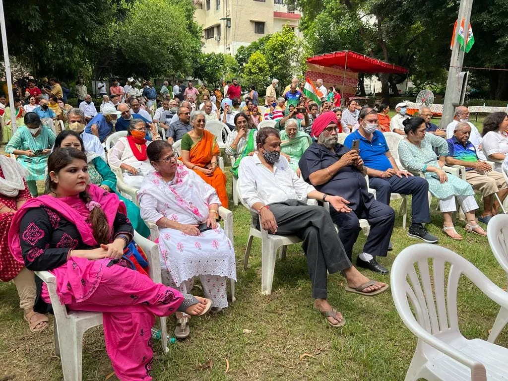 75वें स्वतंत्रता दिवस के अवसर पर चार पार्कों में ध्वजारोहण — तस्वीर 6 में से 14