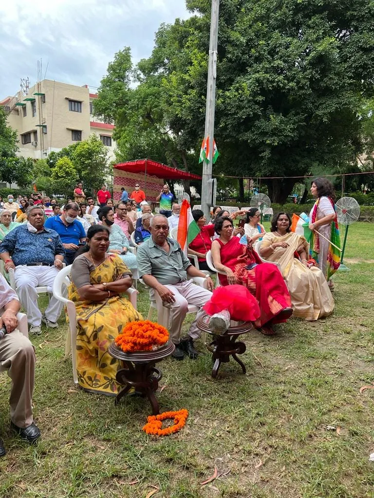 75वें स्वतंत्रता दिवस के अवसर पर चार पार्कों में ध्वजारोहण — तस्वीर 7 में से 14