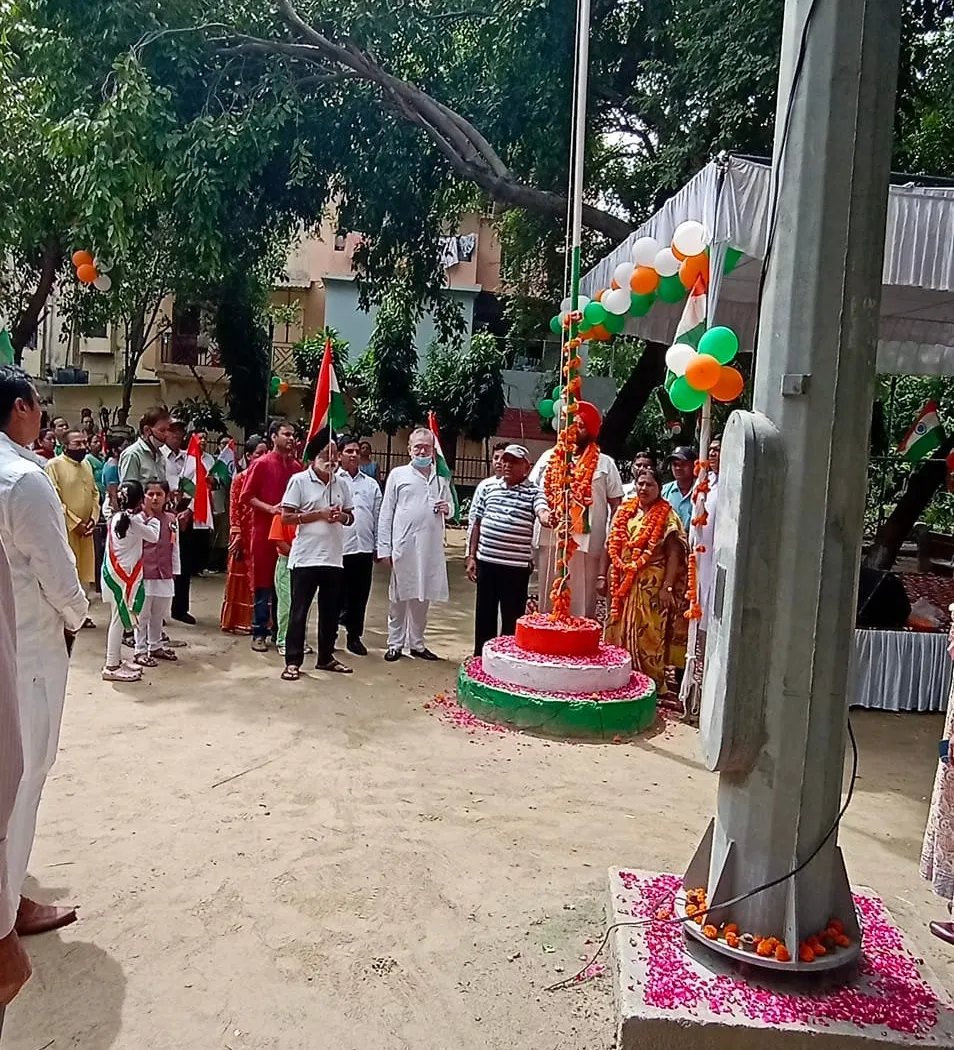 75वें स्वतंत्रता दिवस के अवसर पर चार पार्कों में ध्वजारोहण — तस्वीर 12 में से 14