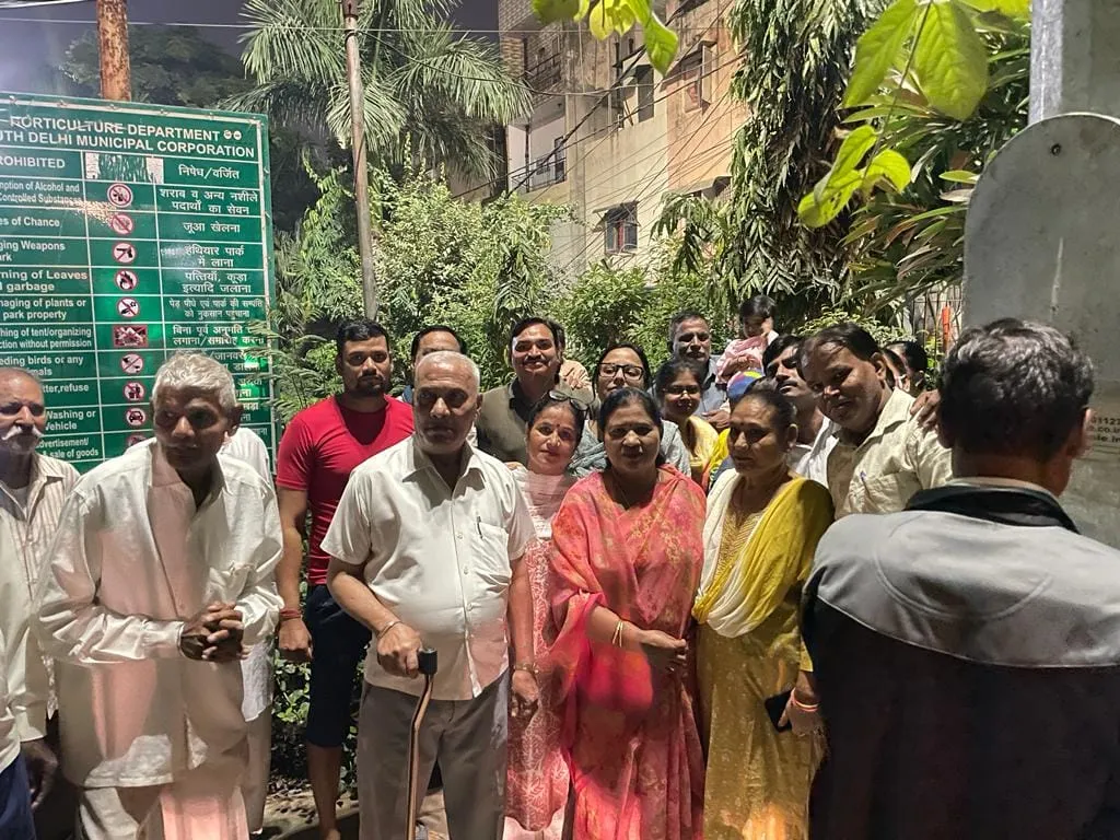 सिद्धार्थ बस्ती के चार स्थानों पर हाई मास्ट पोल लाइट का उद्घाटन — तस्वीर 1 में से 6
